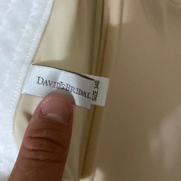 David’s Bridal Wedding Dress Size 6 - Picture 9 of 14
